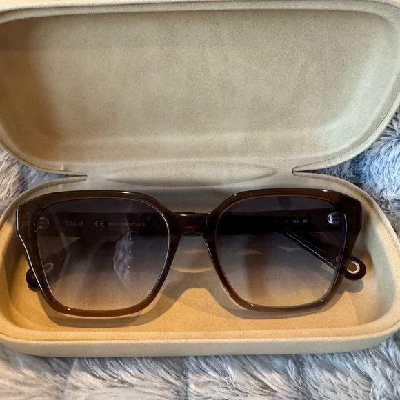 Chloe Brown sunglasses w/ Chloe case - Picture 1 of 7